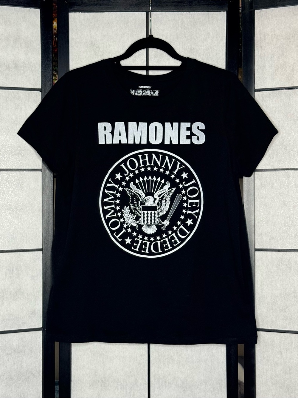Torrid Ramones Presidential Seal Black Graphic Tee Women’s Size 00 (10 M/L)